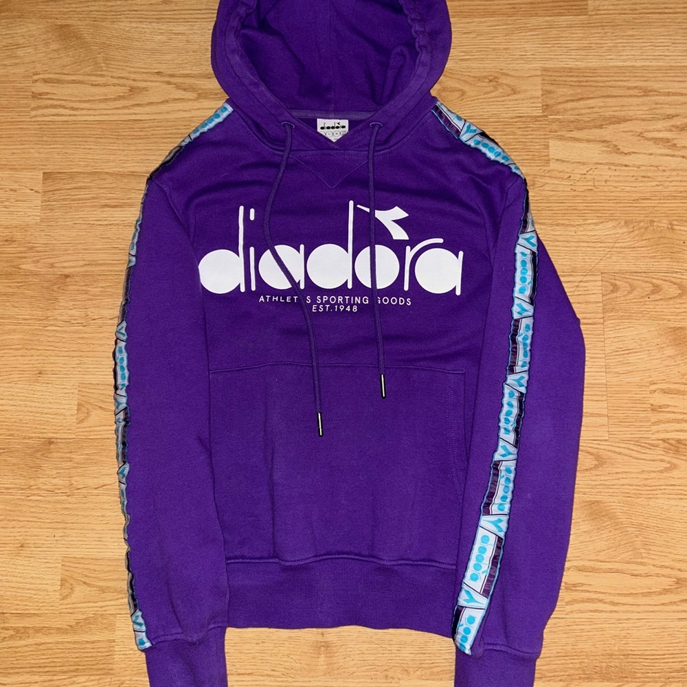 Diadora Purple Hoodie with Logo and Striped Sleeves